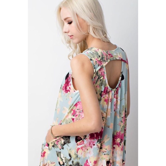 🎉HP🎉 Sage Green Cutout Back Floral Mini Dress - Picture 2 of 3